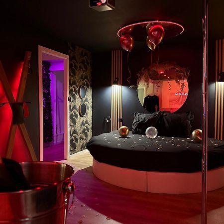 Love Room Haut De Gamme - L'Extase Avec Jacuzzi Violaines Buitenkant foto
