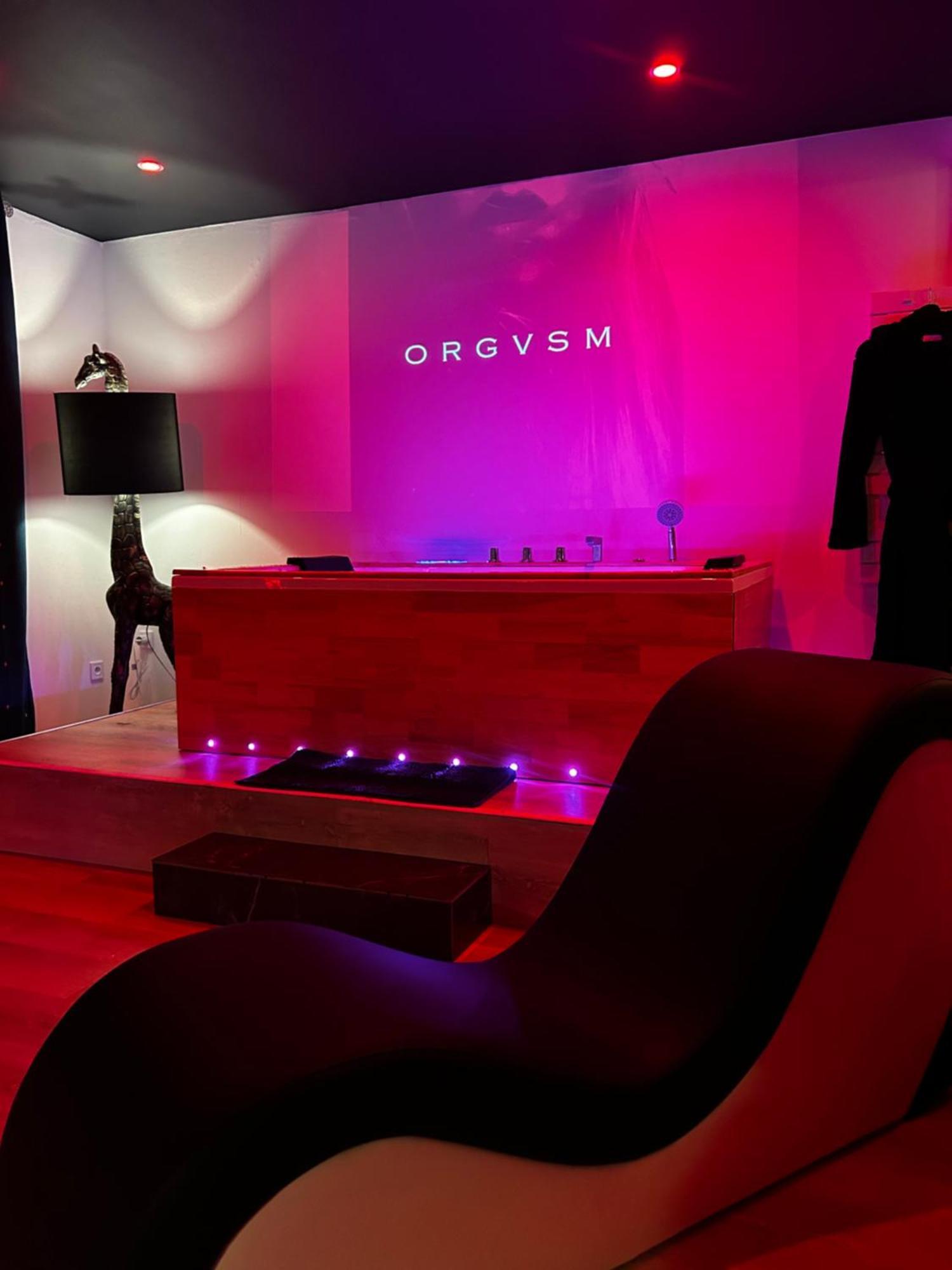 Love Room Haut De Gamme - L'Extase Avec Jacuzzi Violaines Buitenkant foto