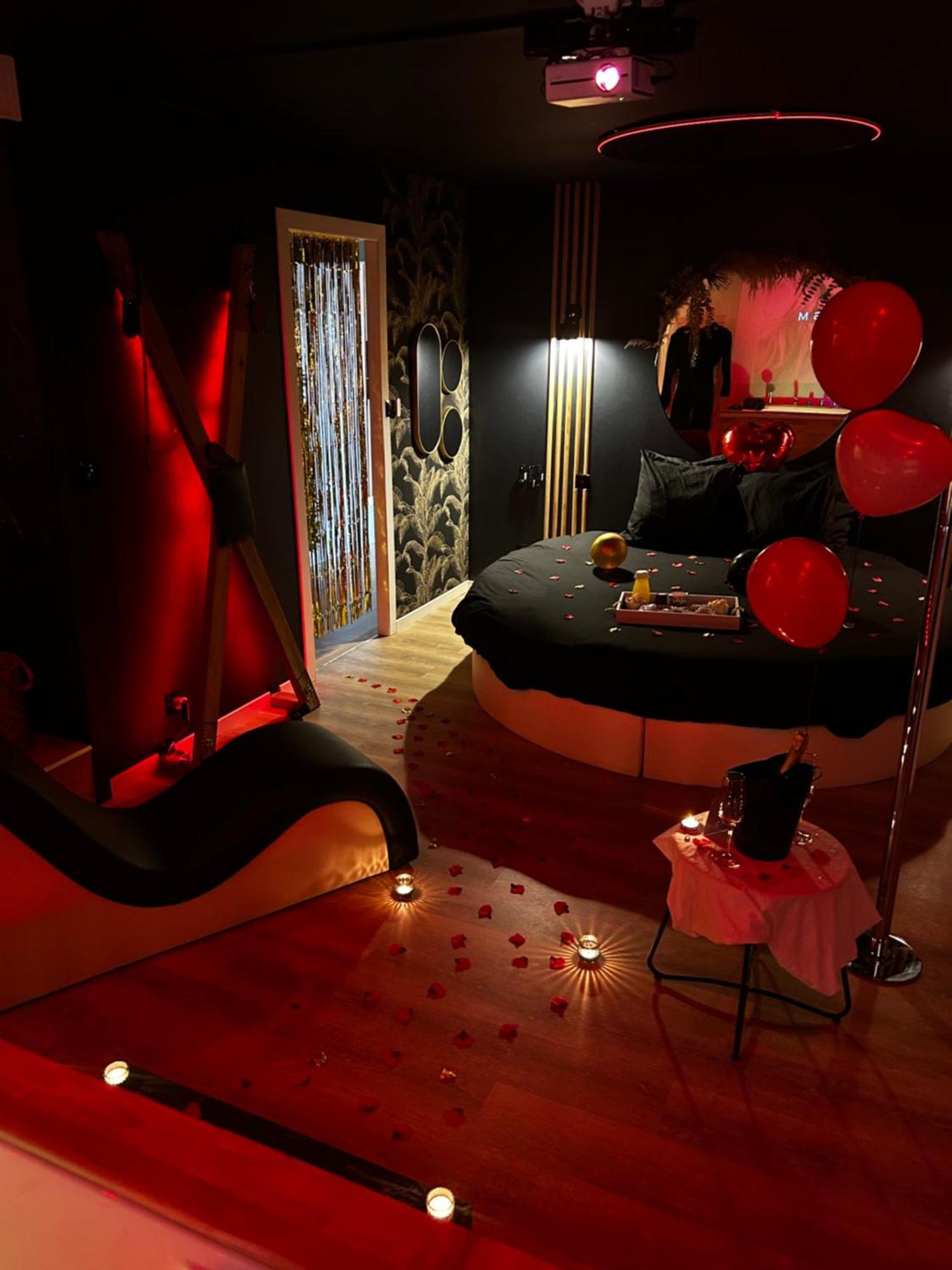Love Room Haut De Gamme - L'Extase Avec Jacuzzi Violaines Buitenkant foto