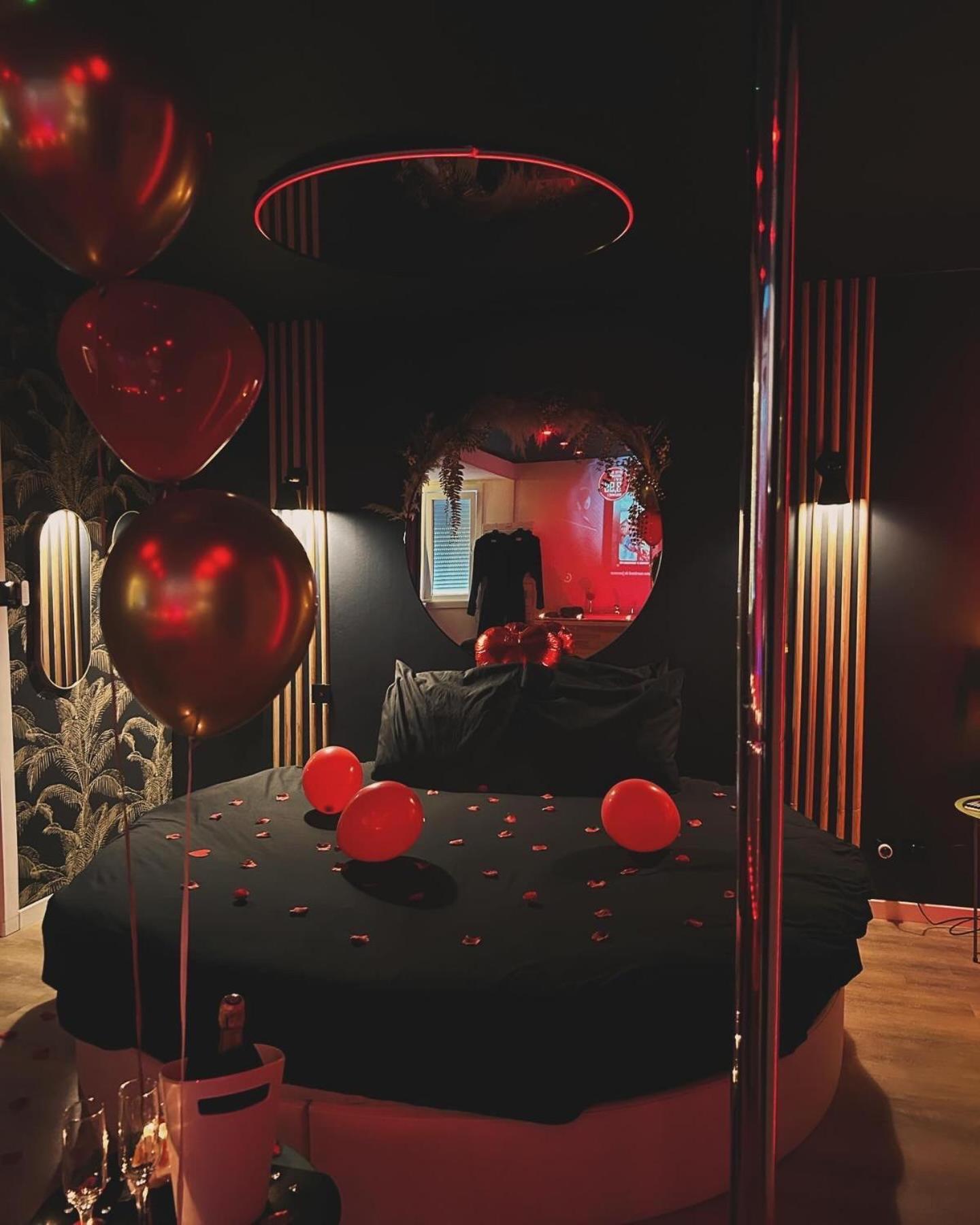 Love Room Haut De Gamme - L'Extase Avec Jacuzzi Violaines Buitenkant foto