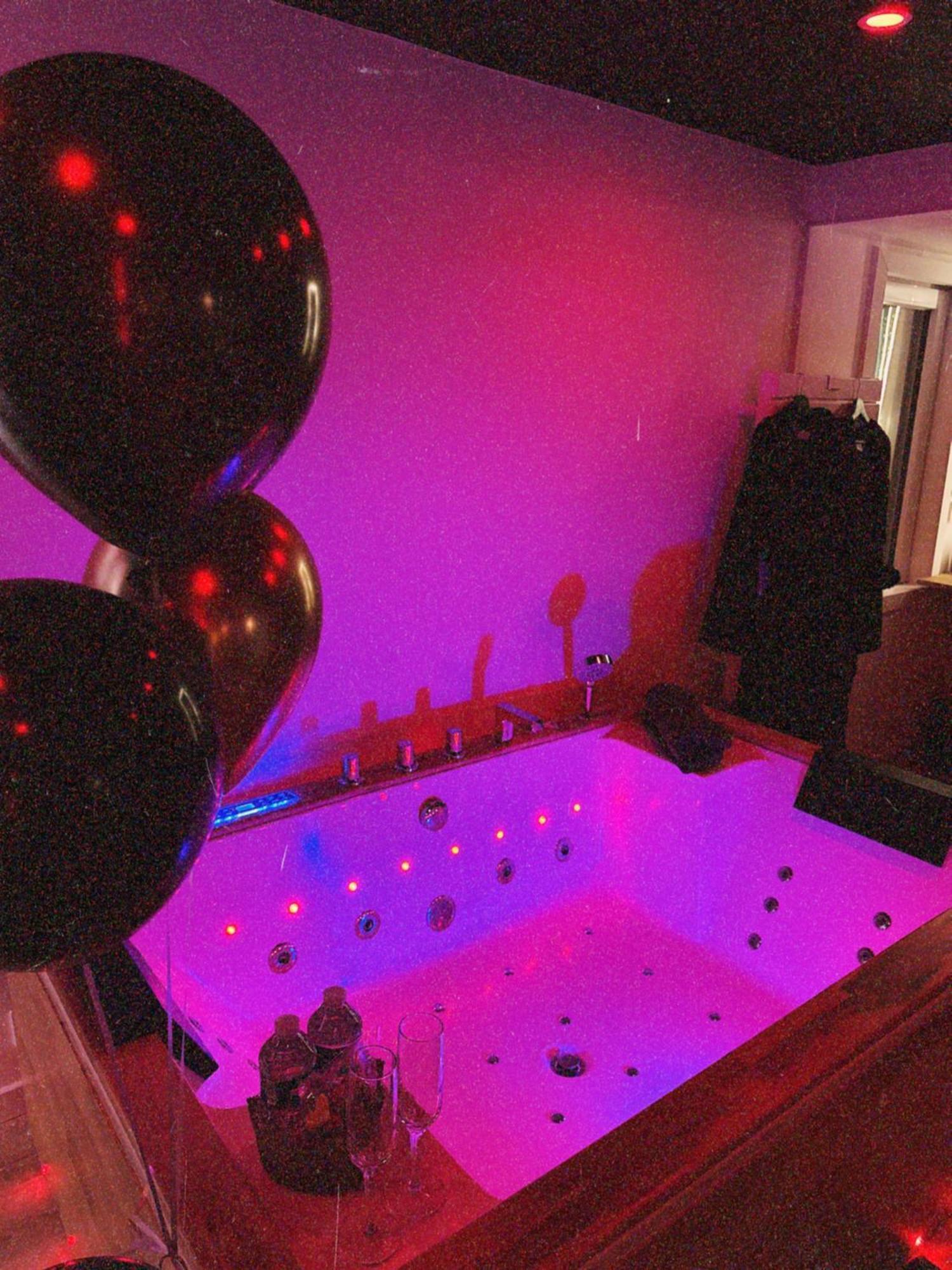 Love Room Haut De Gamme - L'Extase Avec Jacuzzi Violaines Buitenkant foto